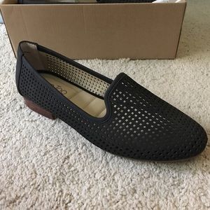 NWT MeToo Black Loafers Size 9.5